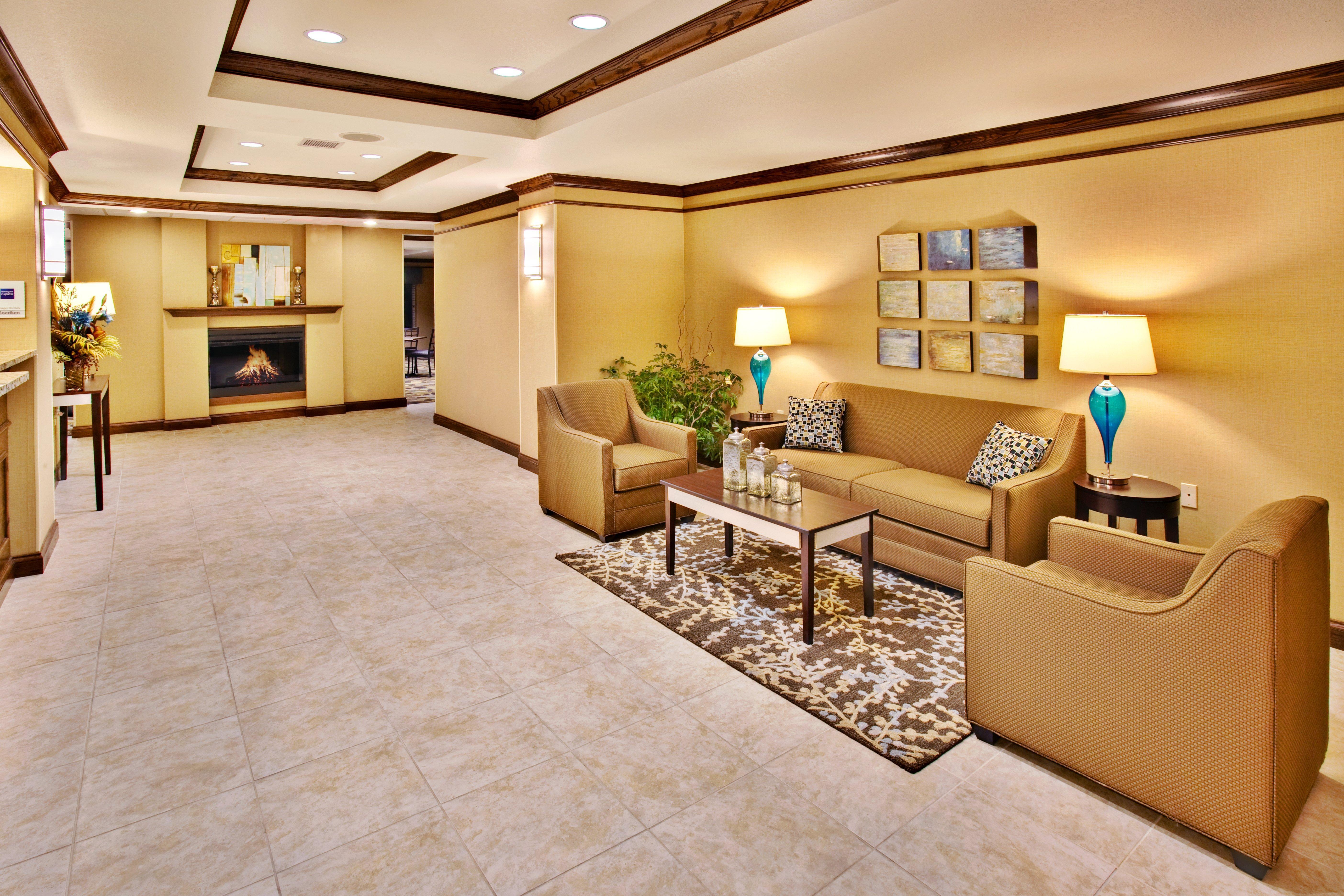 Holiday Inn Express Hotel & Suites - Dubuque West By Ihg Extérieur photo